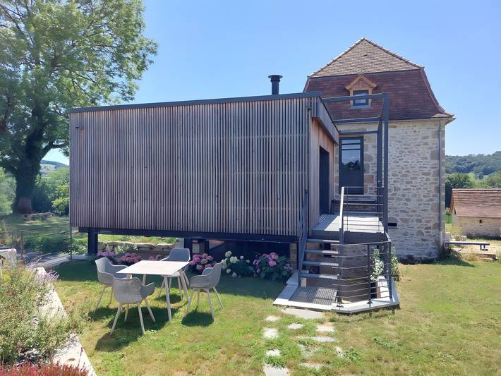 Location de vacances pour 4 personnes, avec balcon et jardin à Bretenoux