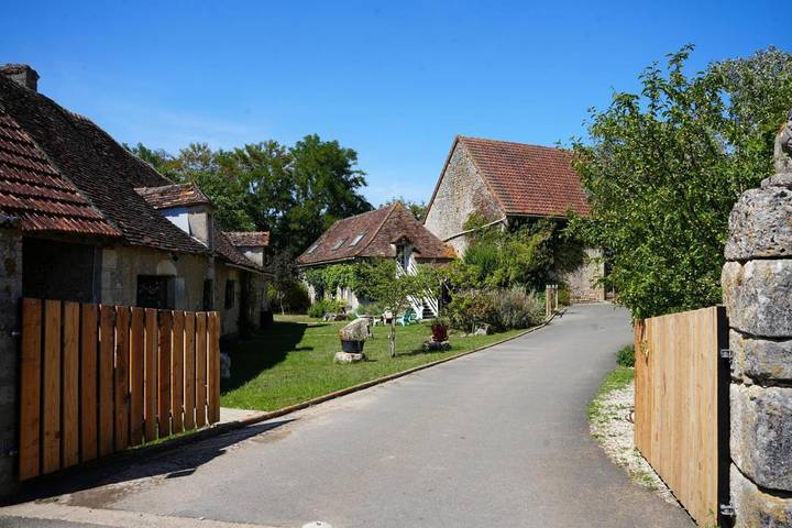 Location de vacances pour 18 personnes, avec jardin dans Saint-Germain (Vienne)