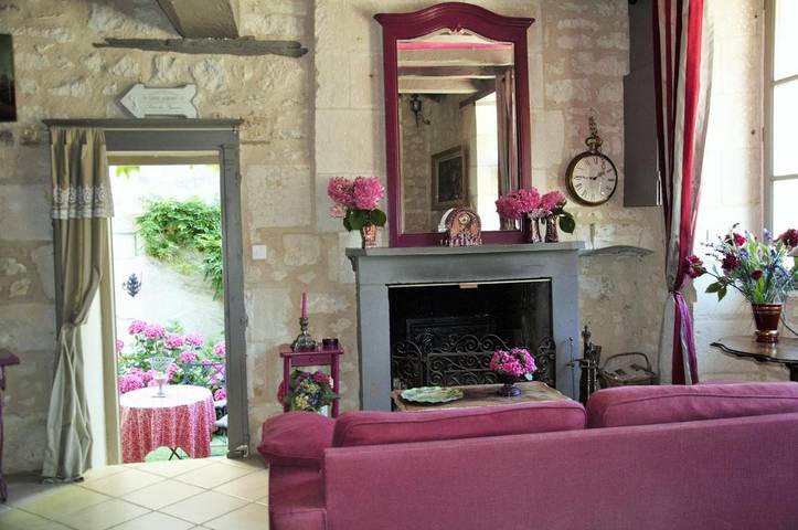 Location de vacances pour 2 personnes, avec Terrasse ainsi que Jardin et Vue à Lésigny (Vienne)