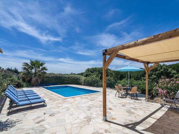 Location de vacances pour 6 personnes, avec terrasse et piscine, adapté aux familles à Félines-Minervois - 2