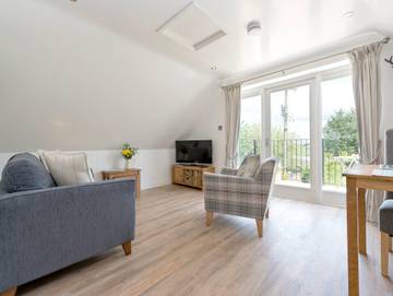 Log Cabin for 2 People in The Cotswolds, South West England, Photo 1