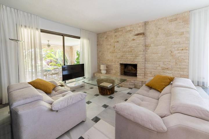 Casa rural para 15 personas, con piscina además de jardín y vistas en Alfàs del Pi - 4