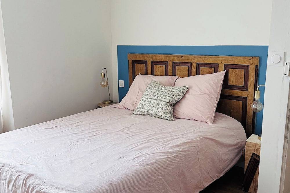 Clécy center, 10 min walk from the banks of the Orne .4 to 10 people adjustable rates in Clécy, Caen region