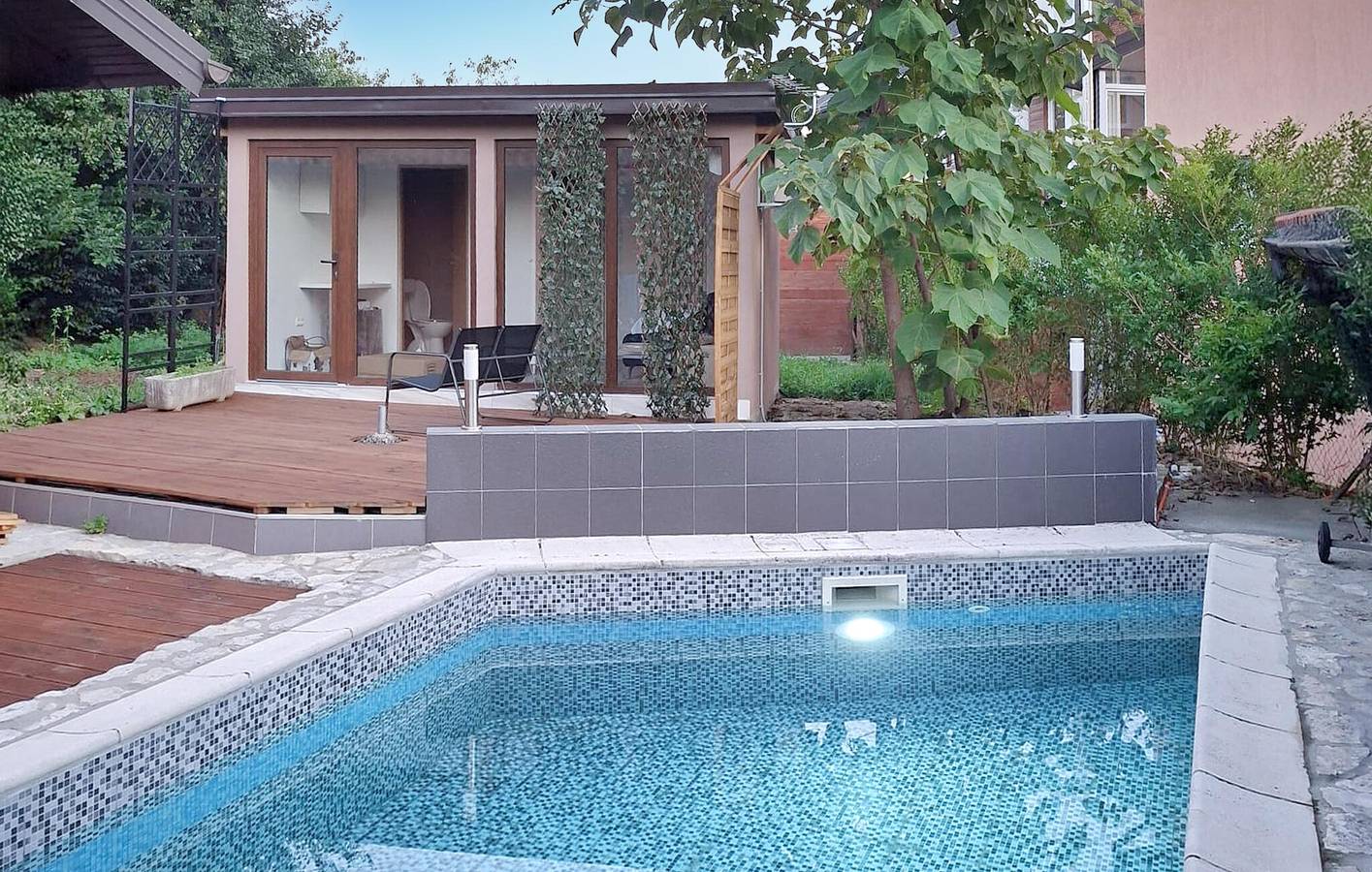 Geräumige 200 m² große Wohnung mit Pool in der Nähe des Stadtzentrums von Karlovac in Karlovac, Karlovac und Umgebung