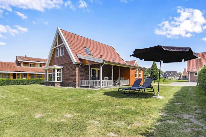 Vakantiehuis voor 6 personen, with Balkon/Terras and Terras as well as Sauna in Biddinghuizen