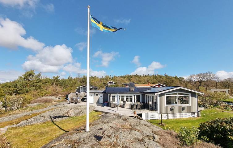 Feriehus for 8 personer, med Terrasse og Hage i tillegg til Utsikt i Bohuslän