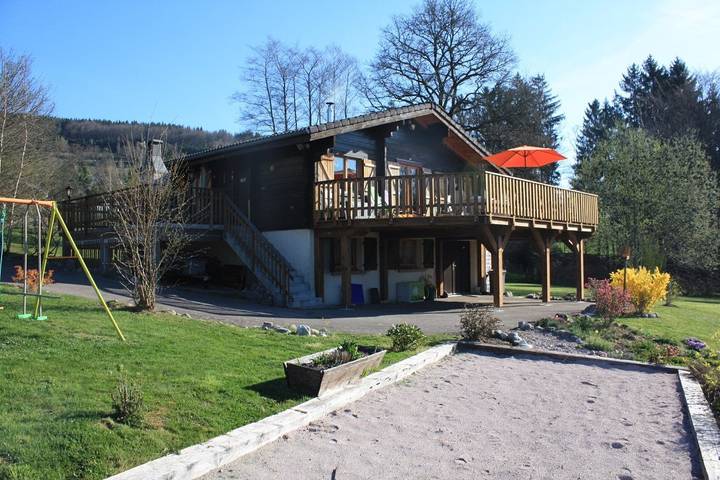 Gîte pour 8 personnes, avec Terrasse et Jardin