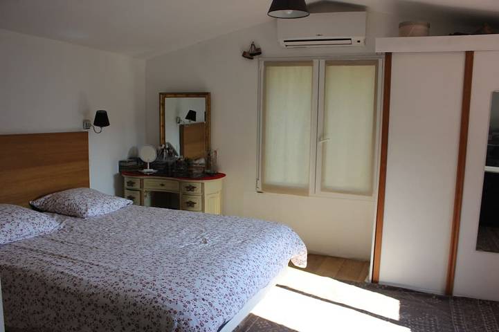 Location de vacances pour 10 personnes, avec Balcon et Jardin à Le Revest-les-Eaux - 2