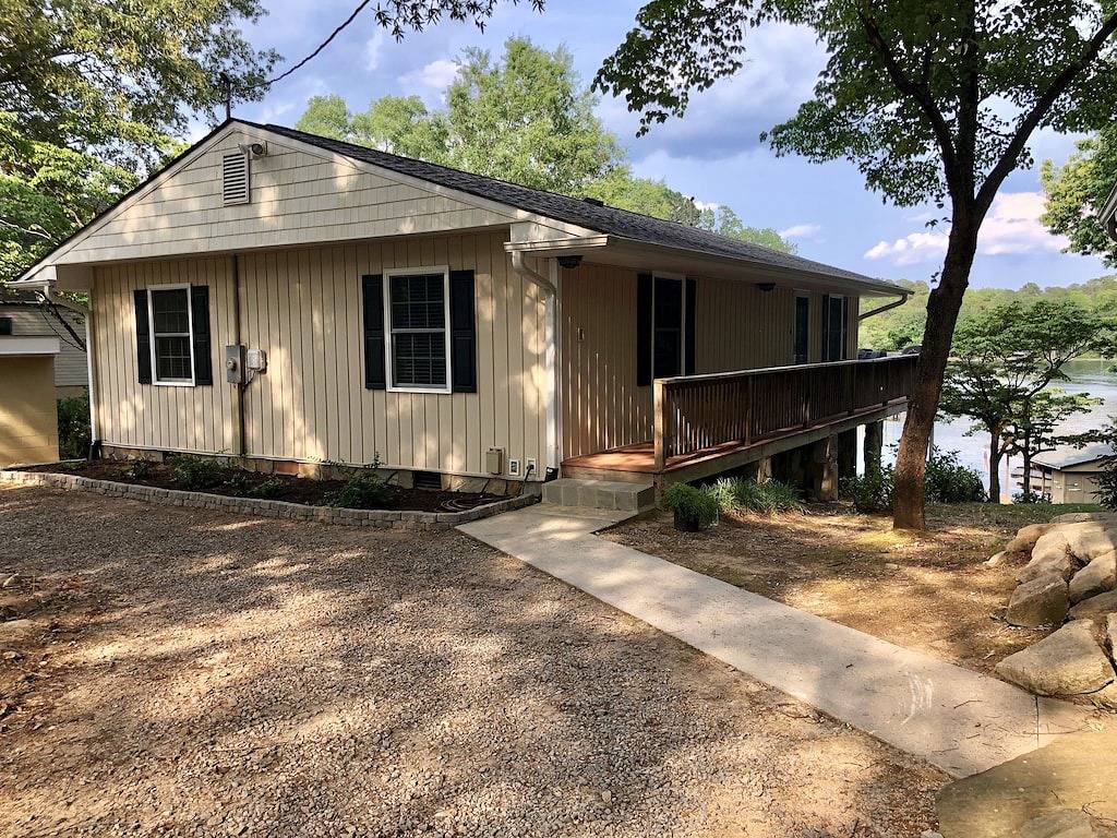 Entspannender Kurzurlaub am Lake Gaston (zwei separate Wohnbereiche für 9 Personen) in Lake Gaston