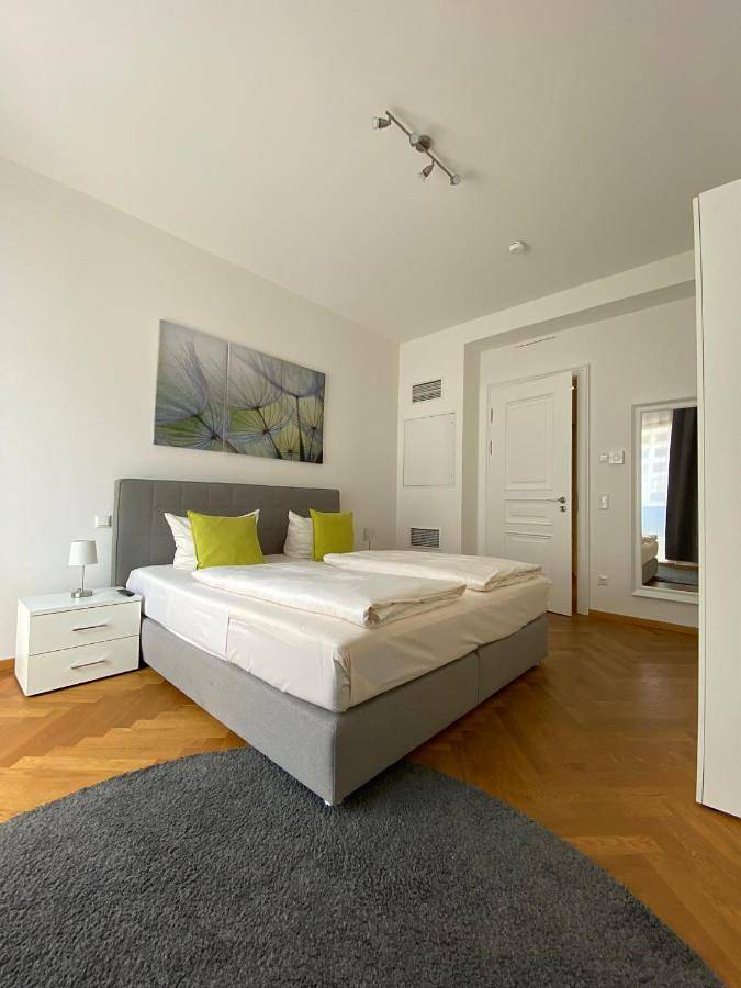 Ferienwohnung für 6 Personen, mit Ausblick und Balkon in Dresden Striezelmarkt - 2