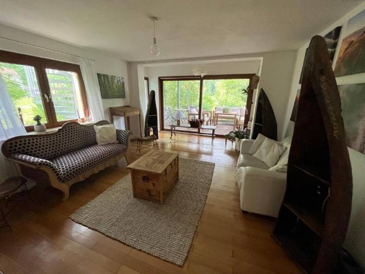 Ganze Ferienwohnung, Kiwi Retreat - Ferienwohnung 100qm, 2 Schlafzimmer, max. 6 Personen in Bad Urach, Albsteig Etappe 9