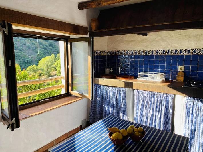 Casa rural para 9 personas, con vistas además de jardín y piscina, Se admiten mascotas en Valle del Genal - 4