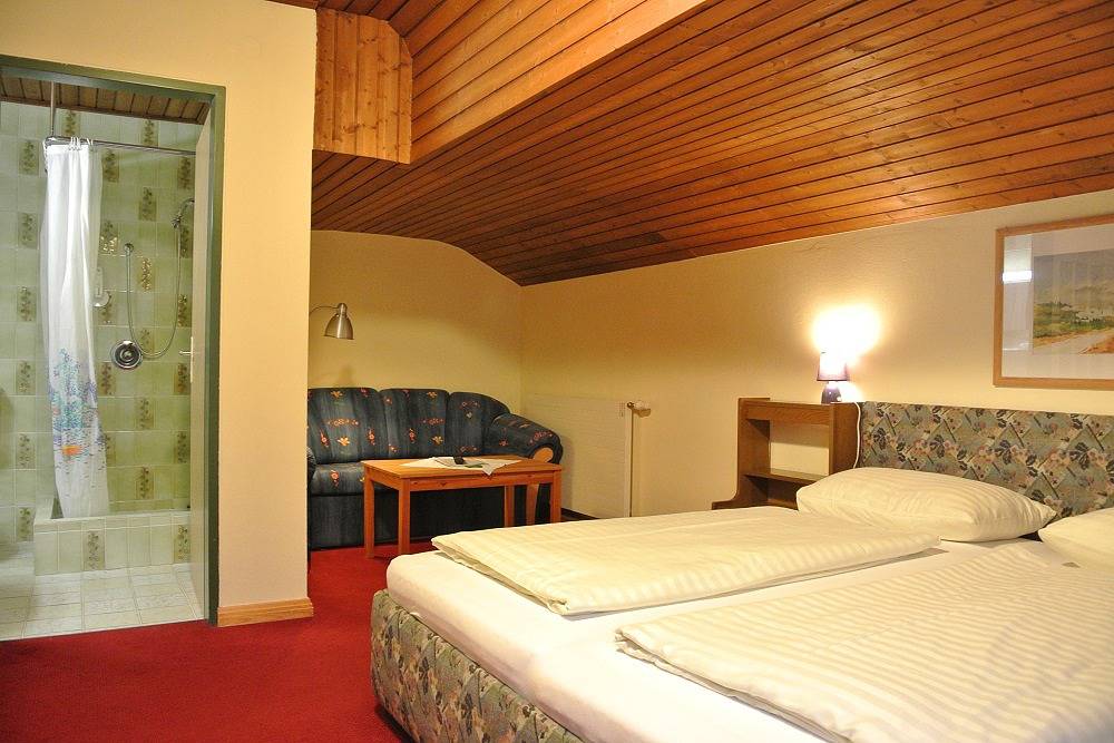 Gasthof Kirchenwirt - Doppelzimmer 3 in Dachsteingebirge, Gosau