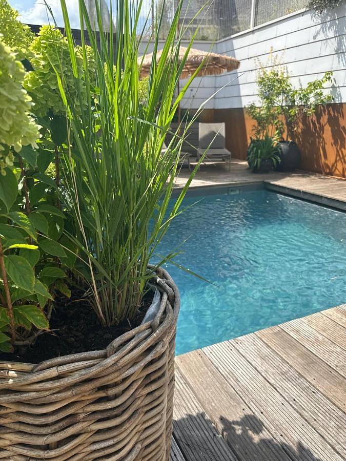 Appartement de vacances pour 4 personnes, avec jardin ainsi que piscine et jacuzzi