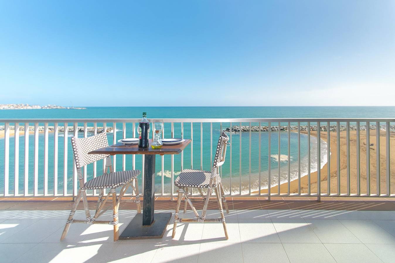Ganze Wohnung, Perfect seaside getaway: Cozy apartment with spectacular views in Sant Antoni de Calonge 🌅⚓ in Sant Antoni de Calonge, Calonge