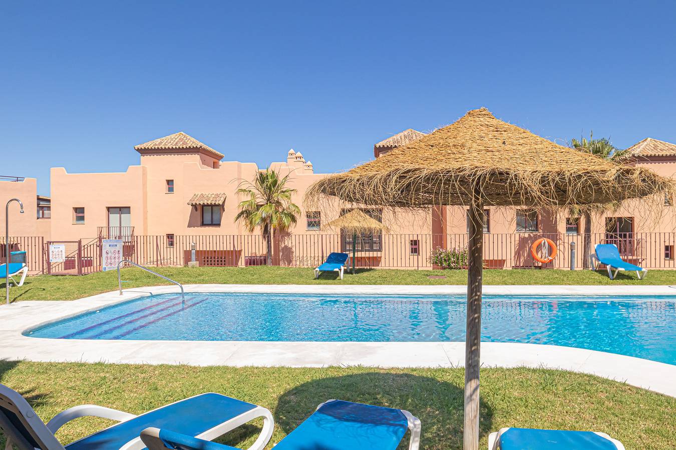 Entire apartment, Los Alcores Family Pool Monthly Rental in Urbanizacion Calahonda, Marbella