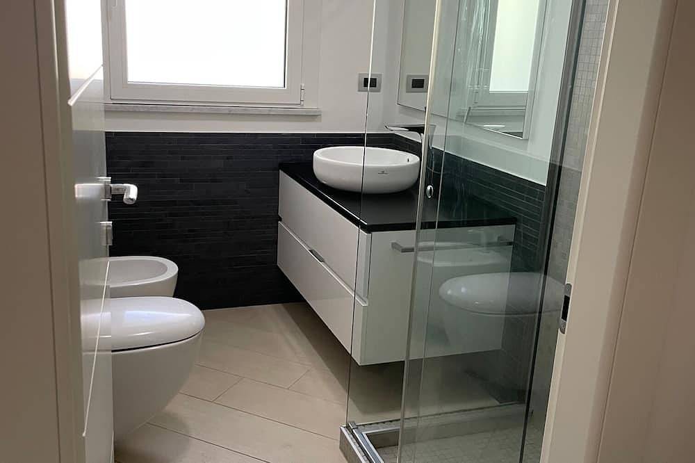 Apartamento entero, Santa d'amare apartment with private garage 900 m from the sea in Santa Margherita, Santa Margherita Ligure