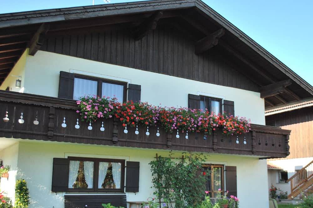 Ganze Wohnung, Ferienwohnung Resch, 53 qm mit Balkon und einem separaten Schlafzimmer in Oberaudorf, Landkreis Rosenheim