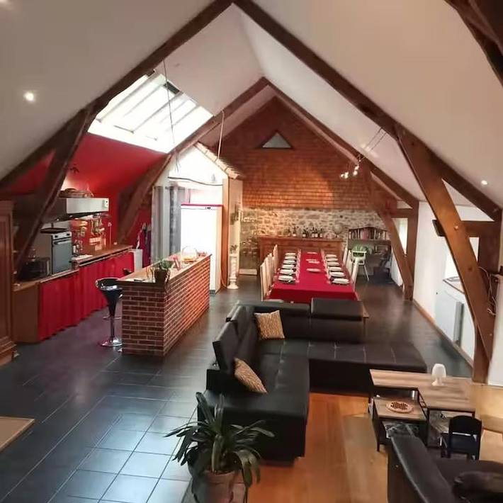 Location de vacances pour 15 personnes, avec Terrasse et Jardin ainsi que Piscine et Vue à Espinasse - 2