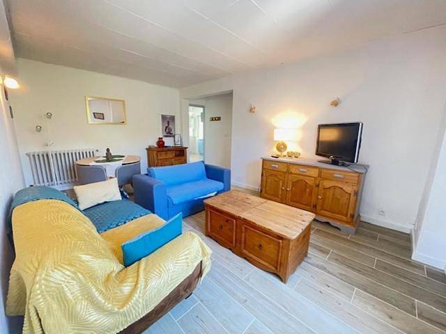 Gîte pour 4 personnes, avec jardin à Sainte-Tulle - 2