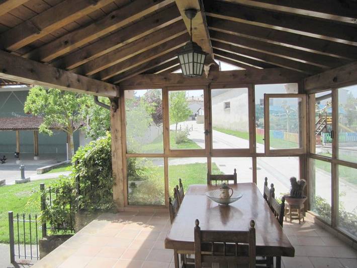 Casa rural para 12 personas, con Balcón y Terraza además de Sauna y Vistas en Cuenca de Pamplona