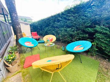 Camping pour 6 personnes, avec jardin ainsi que terrasse et piscine, animaux acceptés à Meschers-sur-Gironde