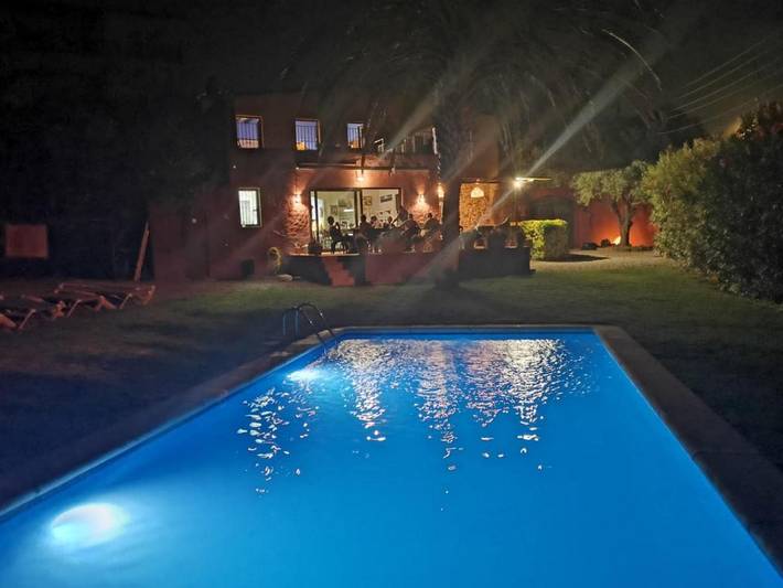 Casa rural para 11 personas, con Balcón y Terraza además de Jardín y Piscina en Espolla - 4