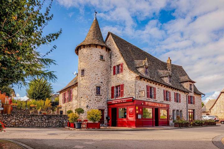 Hôtel pour 2 personnes, avec Jacuzzi ainsi que Terrasse et Vue à Marcolès