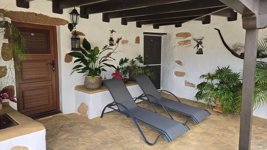 Casa rural para 6 personas, con piscina además de vistas y jardín, Se admiten mascotas en Puerto del Rosario - 2