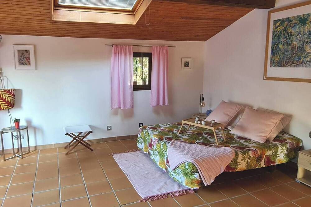 Apartamento entero, Studio flat with conservatory and garden in Saint-Martin-de-Londres, Región de Lodève