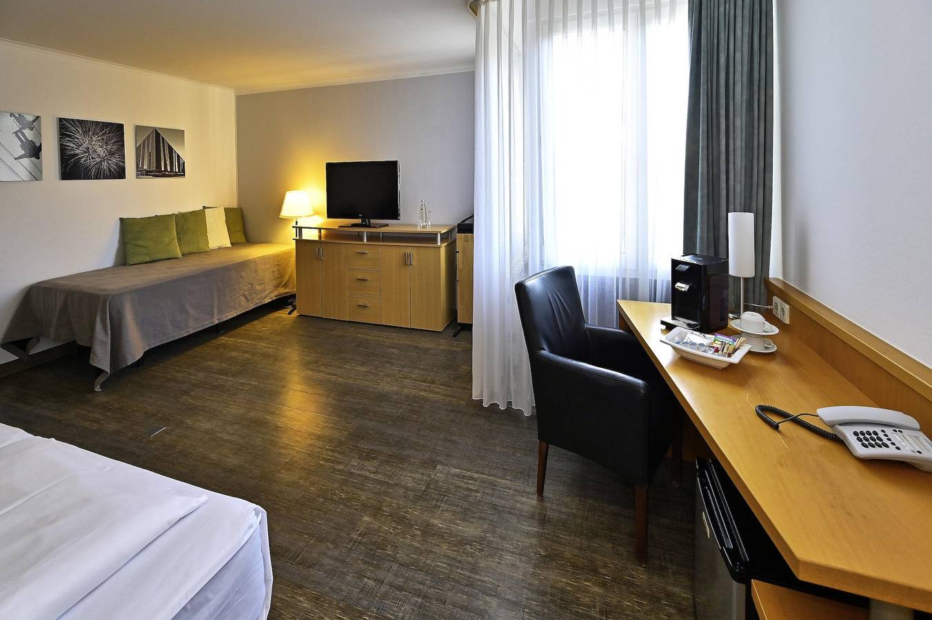 Familienzimmer, Dusche, Wc, 2 Zimmer m. Verbindung in Celle, Aller-Leine-Tal