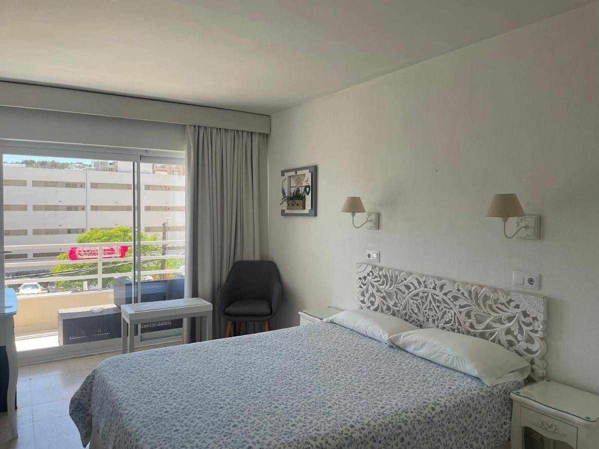 Hostal Roberto in Platja de Porto Novo o d'es Carregador (Calvià), Calvià