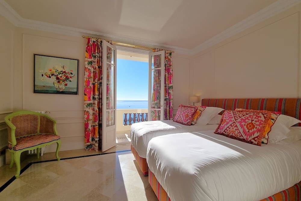 Villa luxueuse -vue mer panoramique-proche mer-piscine- ascenseur-garage-jardin- in Villefranche-sur-Mer, Côte méditerranéenne (France)