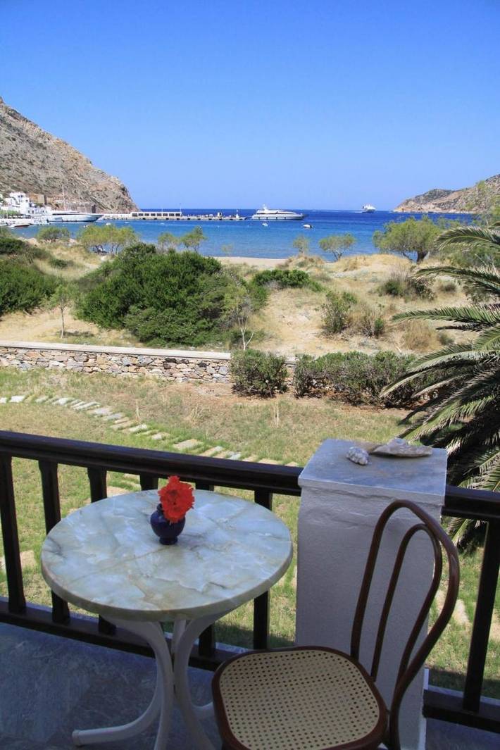 Hôtel pour 2 personnes, avec terrasse et jardin dans Kamarès - 3