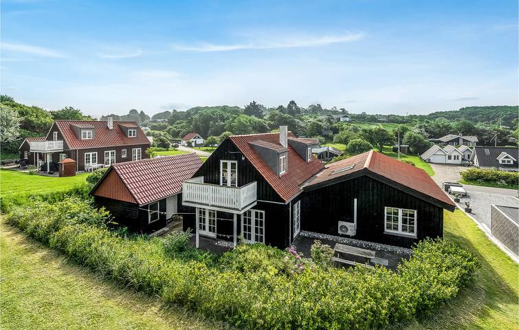 Ferienhaus für 8 Personen, mit Whirlpool und Sauna sowie Terrasse in Hostrup Strand