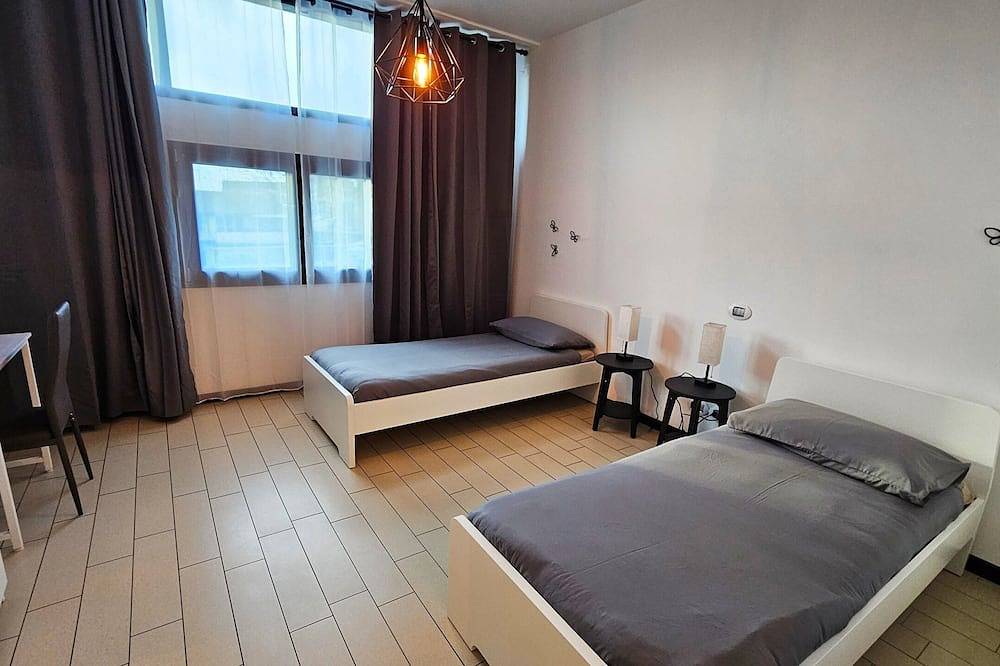 Entire apartment, Ak Homes, a stone's throw from Orio in Azzano San Paolo, Bergamo Province
