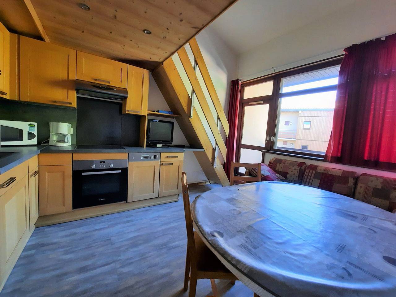 Ganze Wohnung, Gemütliche Wohnung 50m von den Pisten, 2 Zimmer für 6 Personen, Balkon und verfügbare Services in Les Menuires, Saint-Martin-de-Belleville
