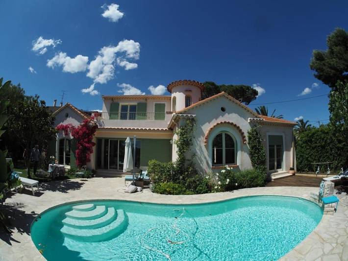 Gjestehus for 2 personer, med Terrasse og Hage i tillegg til Badebasseng i Cannes
