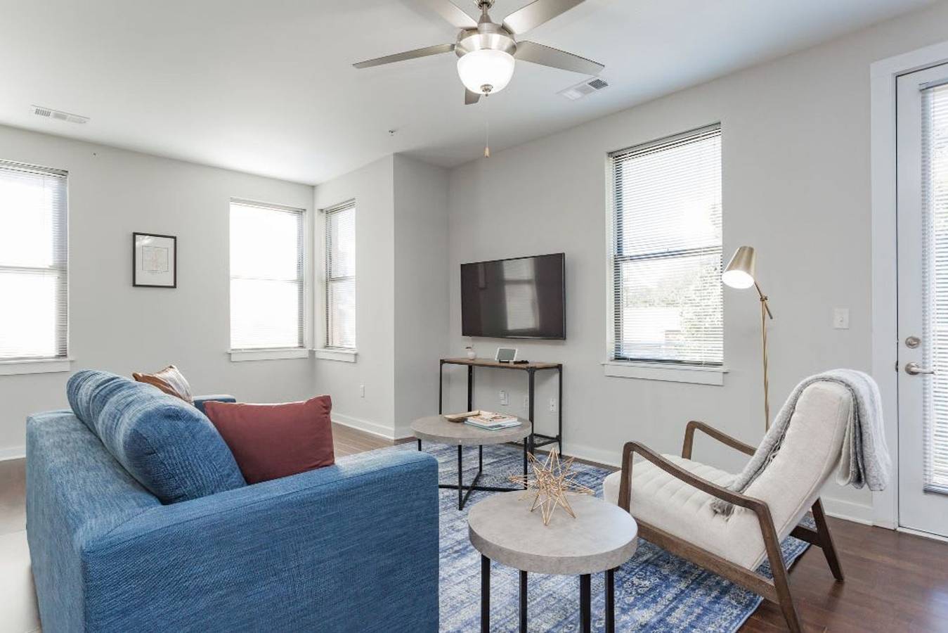 Entire apartment, Cozysuites Music Row Spacious 2Br free parking 10 in Nashville, Tennessee