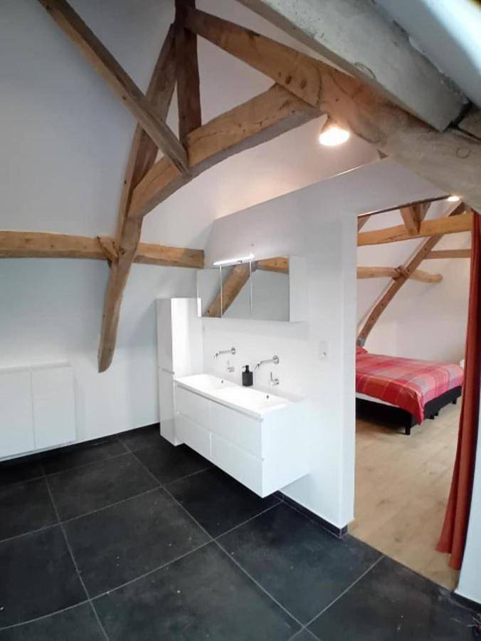 Location de vacances pour 2 personnes, avec sauna et vue ainsi que piscine et jardin à Celles (Hainaut) - 4
