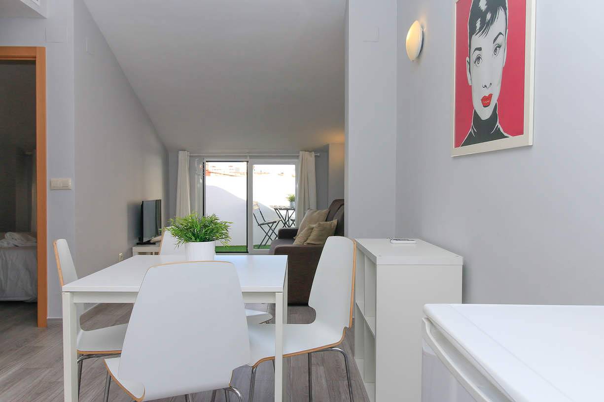 Apartamento entero, 1 Bedroom penthouse with terrace. Tra7 in Valencia City Centre, Valencia