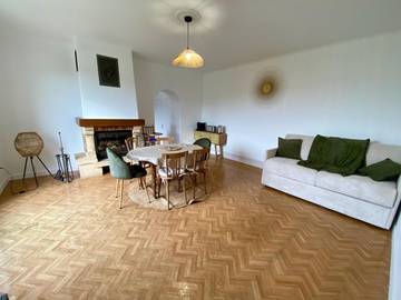 Gîte pour 6 personnes, avec jardin ainsi que vue et balcon à Saint-Just-Saint-Rambert