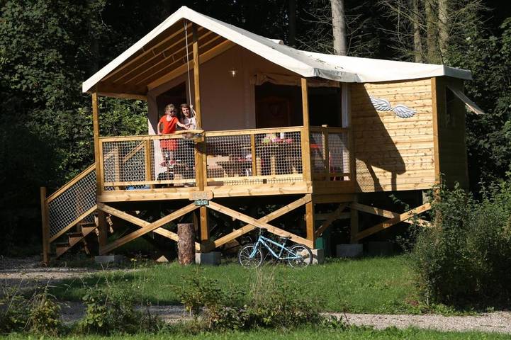 Location de vacances pour 4 personnes, avec Terrasse et Jacuzzi ainsi que Jardin et Bassin pour enfant à Moyenneville