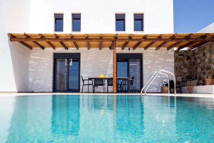 Villa für 5 Personen, mit Balkon und Terrasse sowie Garten und Pool auf Karpathos