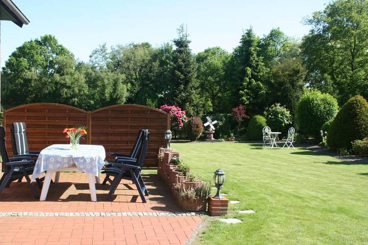 Ferienwohnung für 5 Personen, mit Terrasse und Garten sowie Ausblick in Moorweg