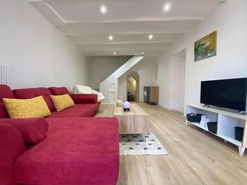Gîte pour 10 personnes, avec terrasse, animaux acceptés à Orcet
