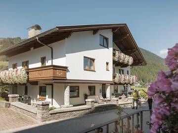 Gîte pour 2 personnes, avec balcon et sauna à Ried im Zillertal