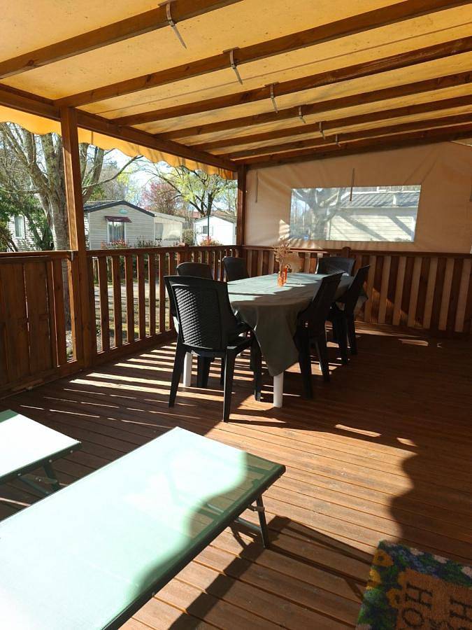 Camping pour 6 personnes, avec Terrasse et Bassin pour enfant ainsi que Piscine et Sauna à Parentis-en-Born - 4