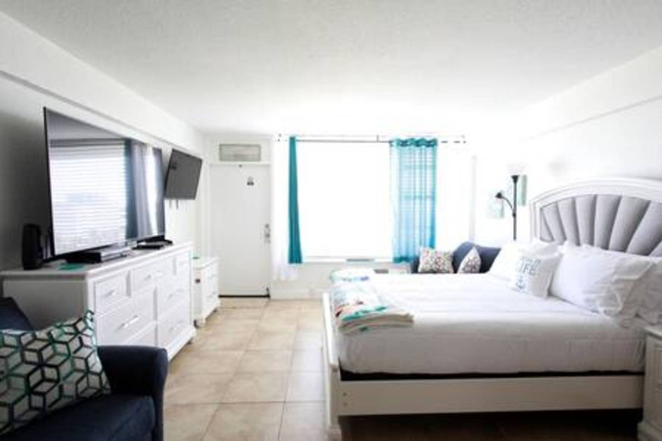 Entire apartment, 613 · 3 Beds Luxury Beachfront Studio Ideal 4 Long Stays in Daytona Beach, Florida