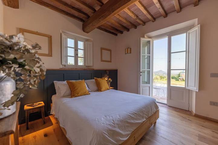 Casa di Pietra tipica con Piscina 6/8 Pax in campagna tra Firenze e Lucca. in Marliana, Provincia di Pistoia